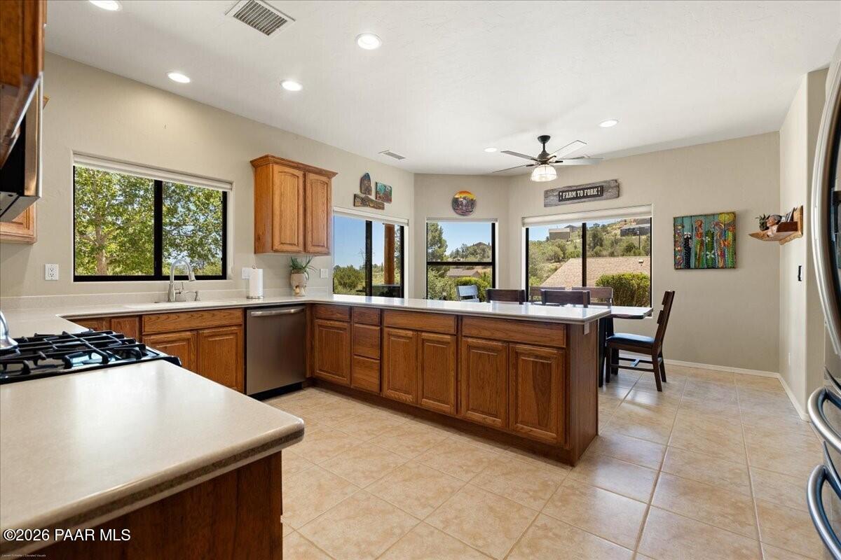 1001 Studebaker Way