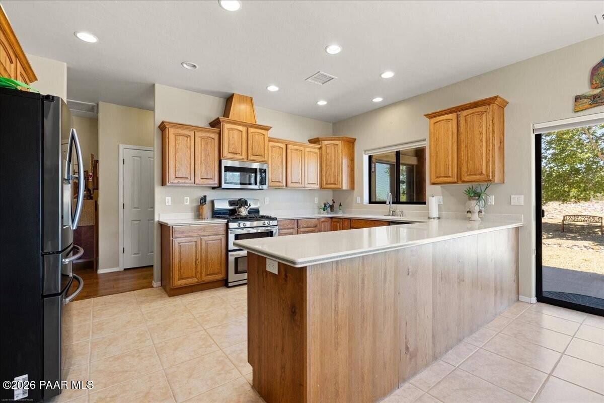 1001 Studebaker Way