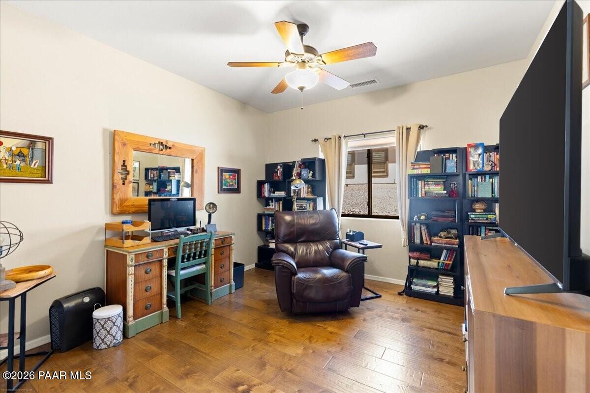 1001 Studebaker Way
