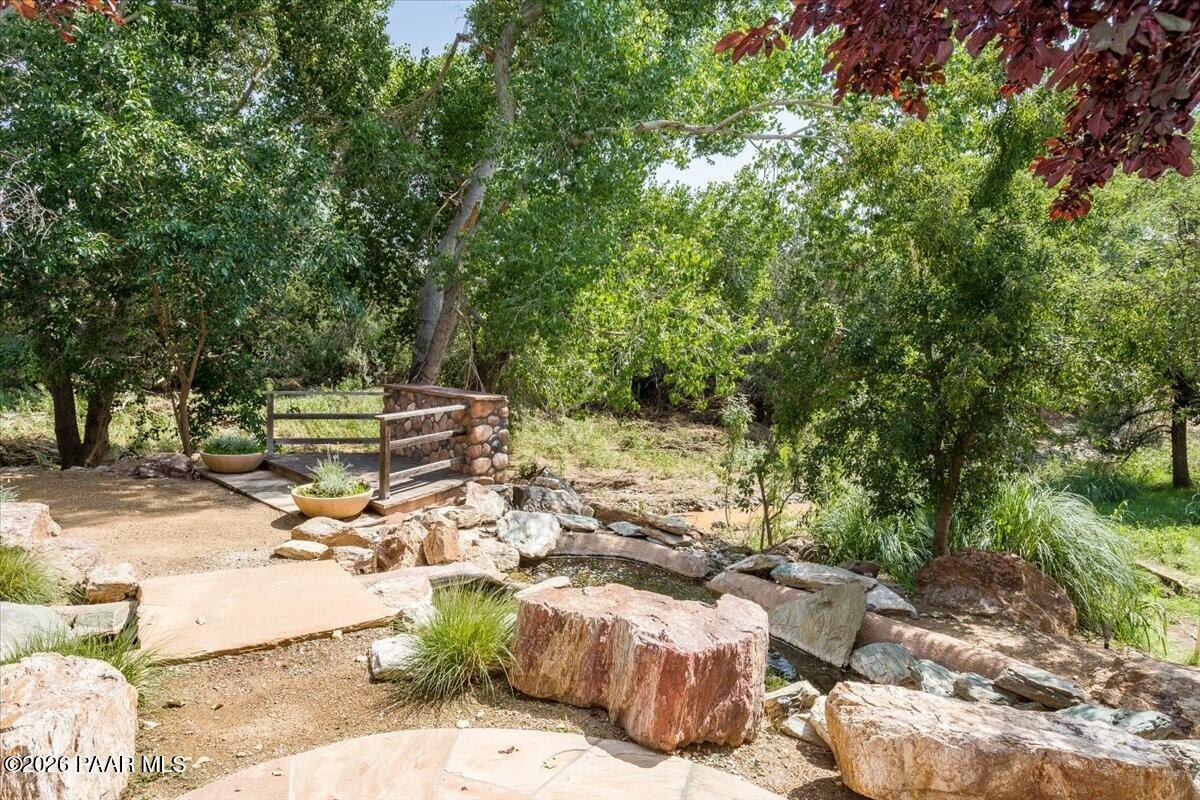 15865 E Broken Bit Road