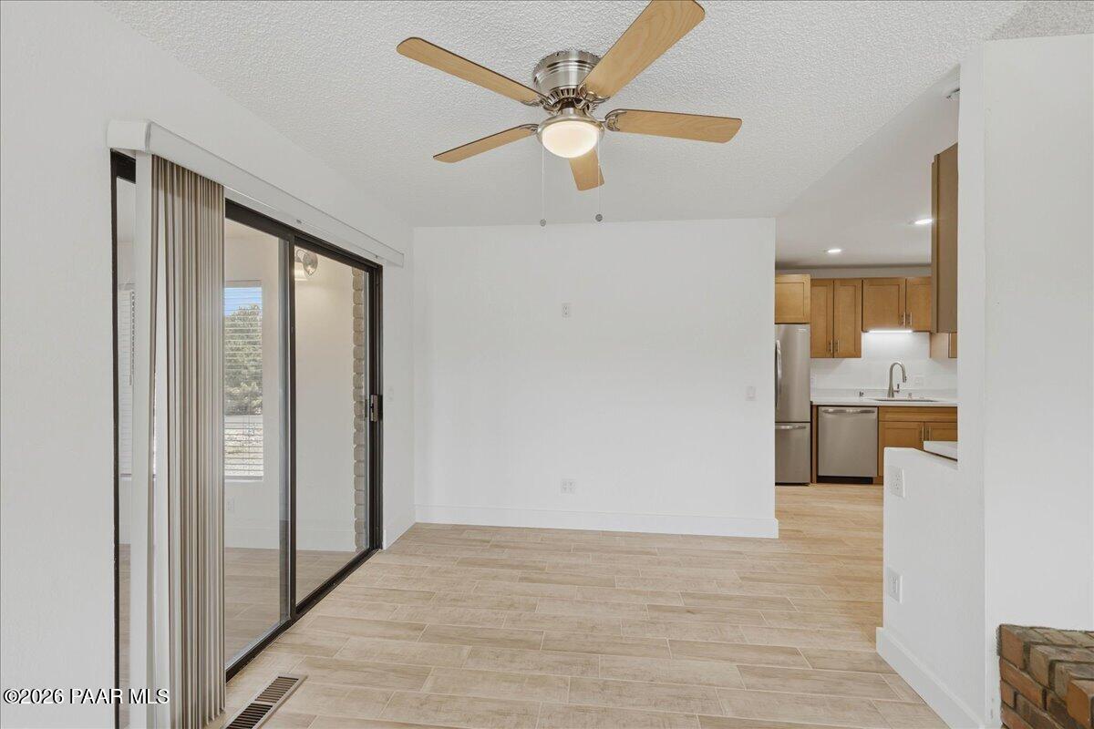 606 N Cochise Drive