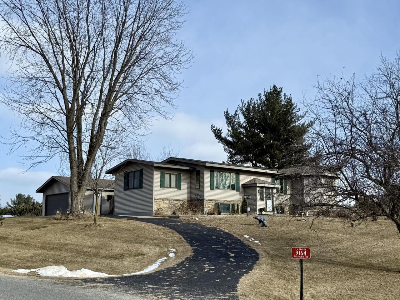 9164 Ellsworth Rd