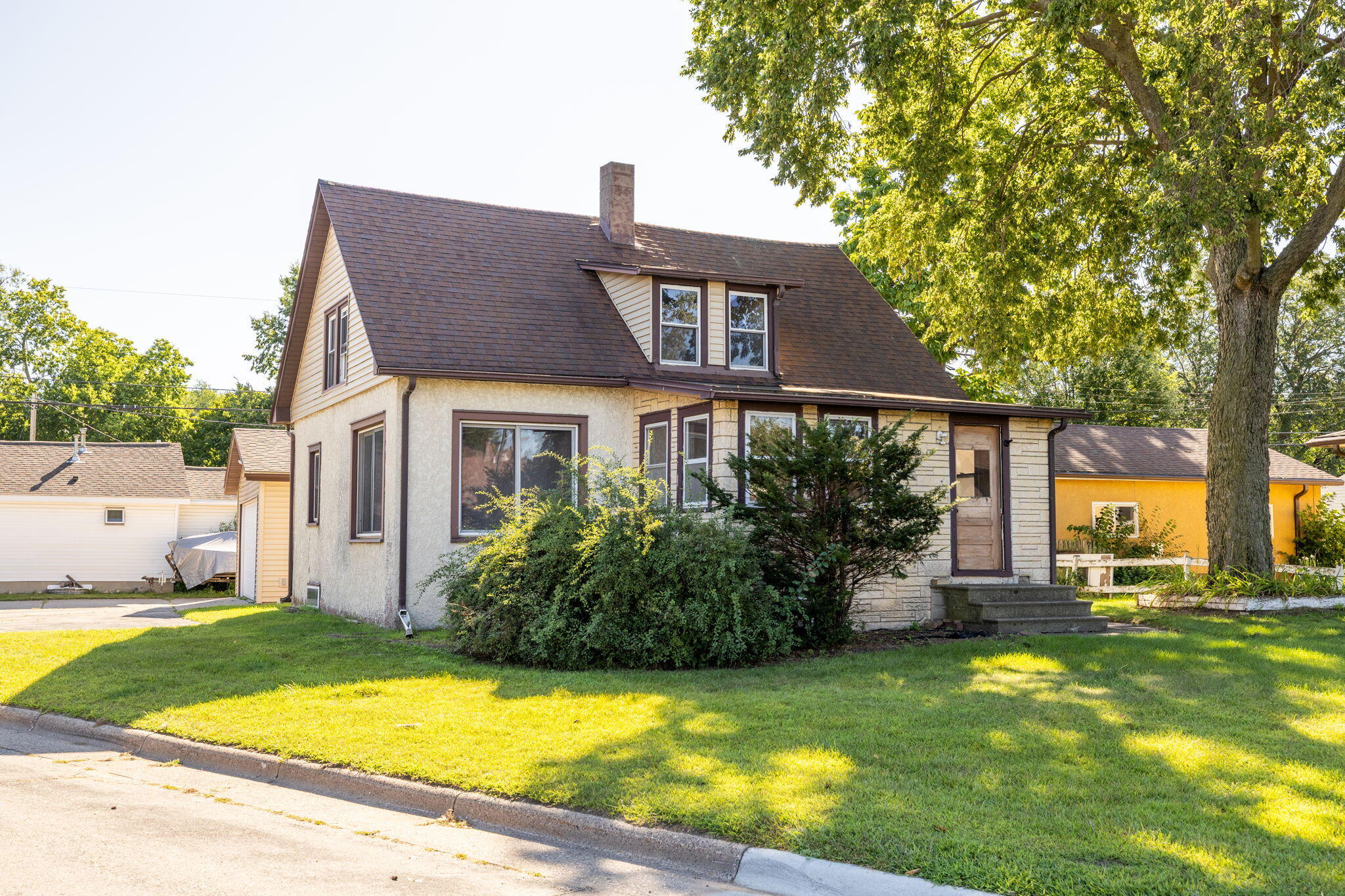 2534 Onalaska Ave