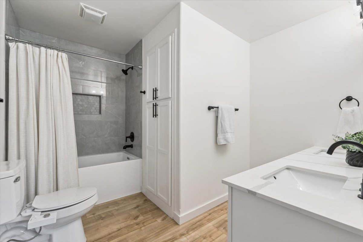 227 Fox Hollow Lane B14