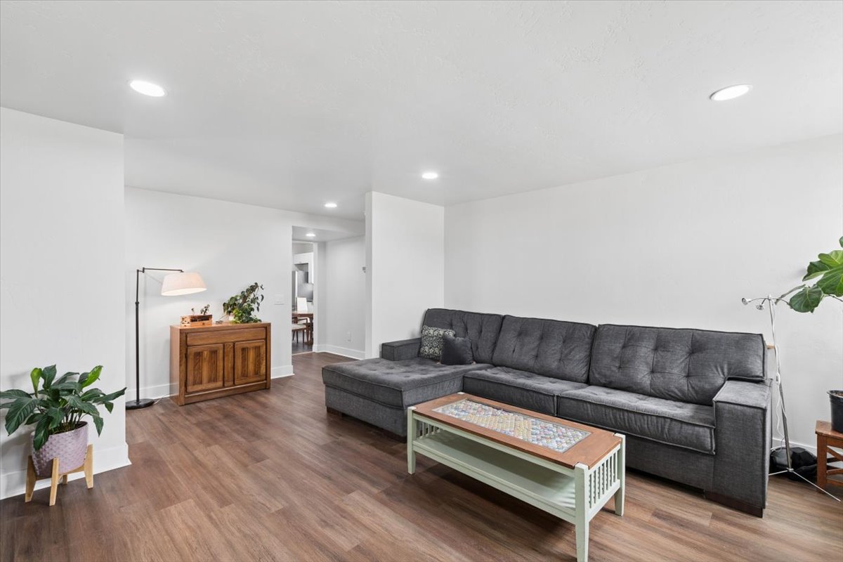 645 S Meridian Road