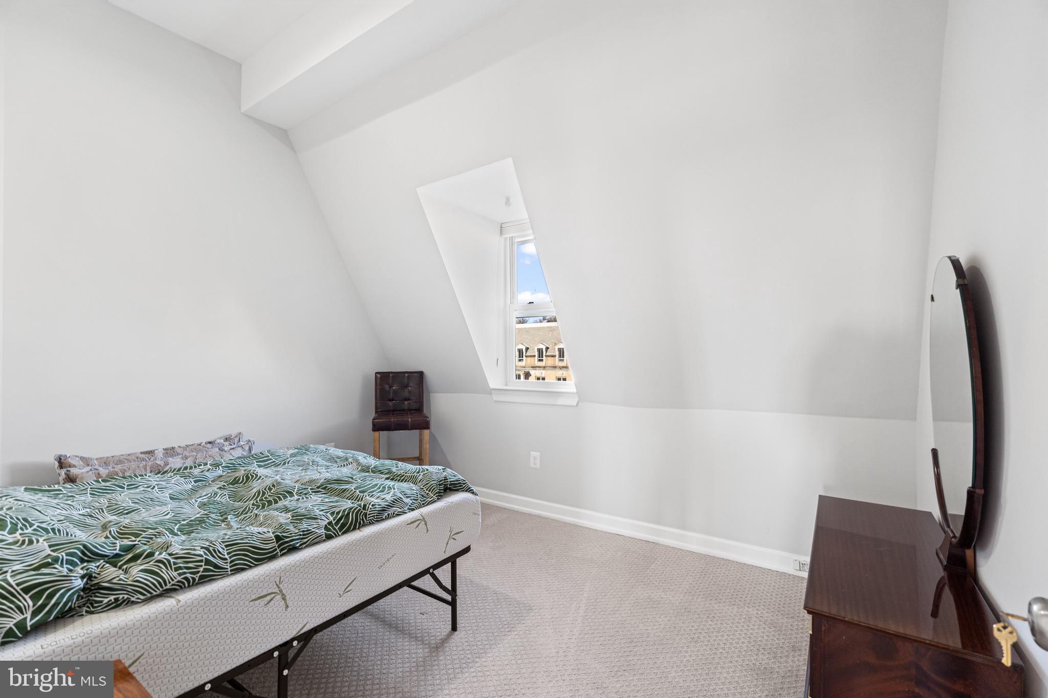 2212 MASSACHUSETTS AVE NW