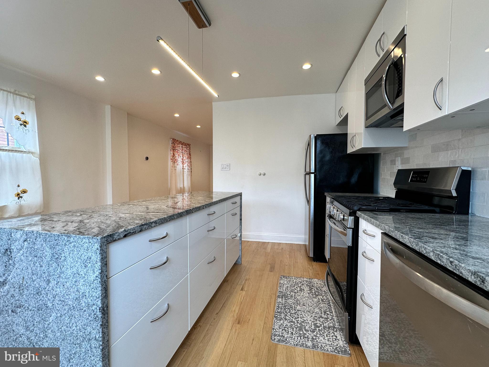 3357 Dubois Pl SE