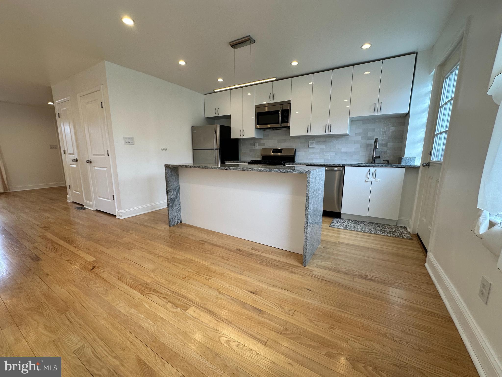 3357 Dubois Pl SE