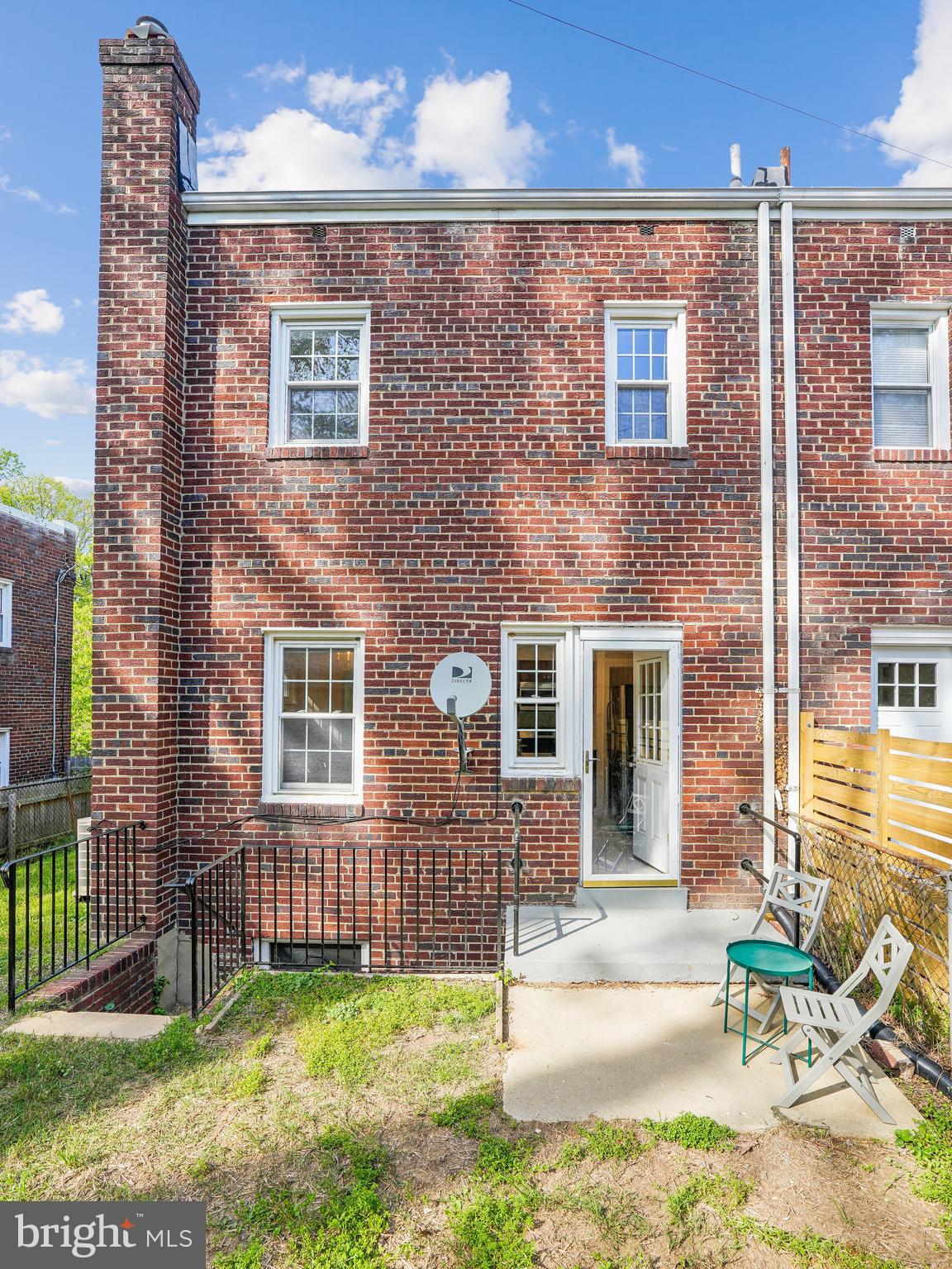 119 Trenton Pl SE