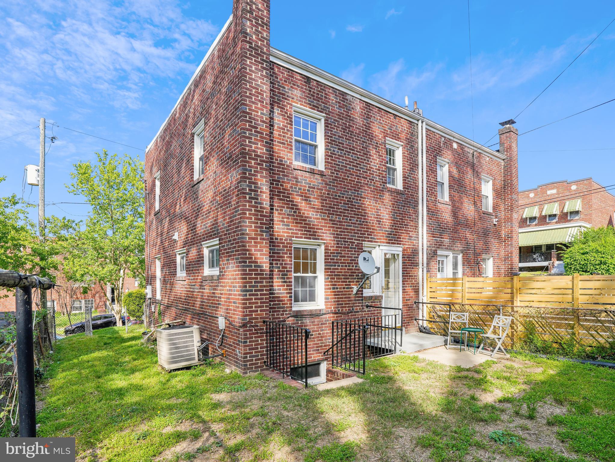 119 Trenton Pl SE