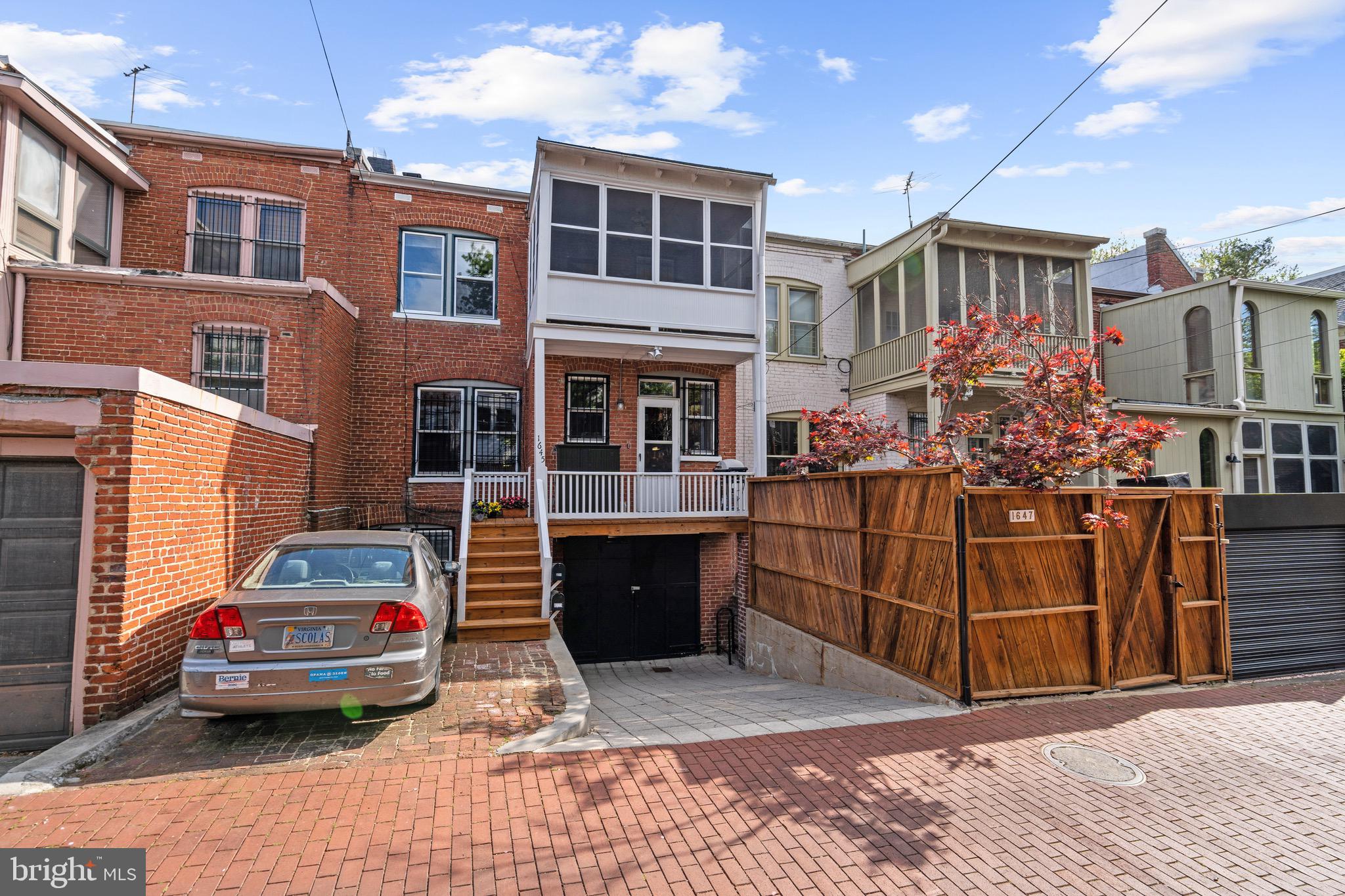 1645 HARVARD ST NW