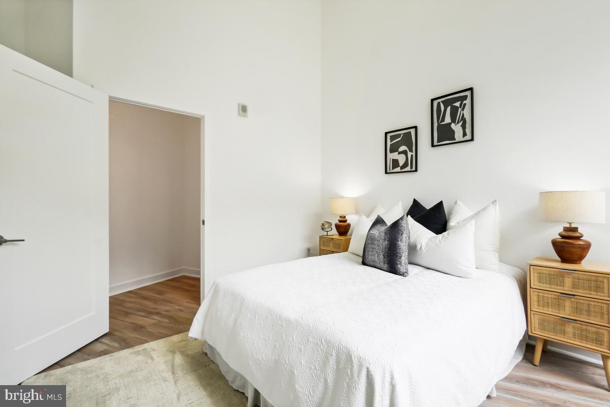 460 New York Ave NW #306