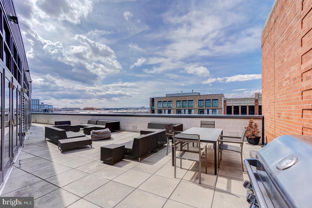 460 New York Ave NW #306