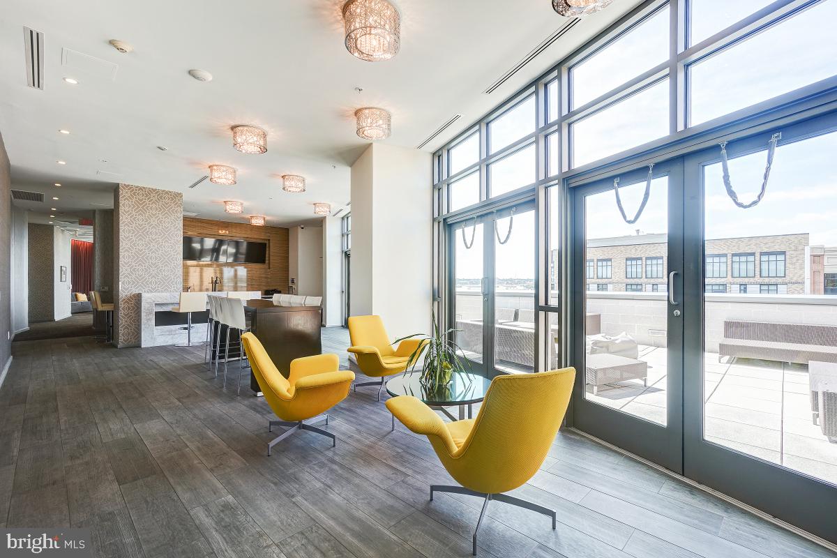 460 New York Ave NW #306