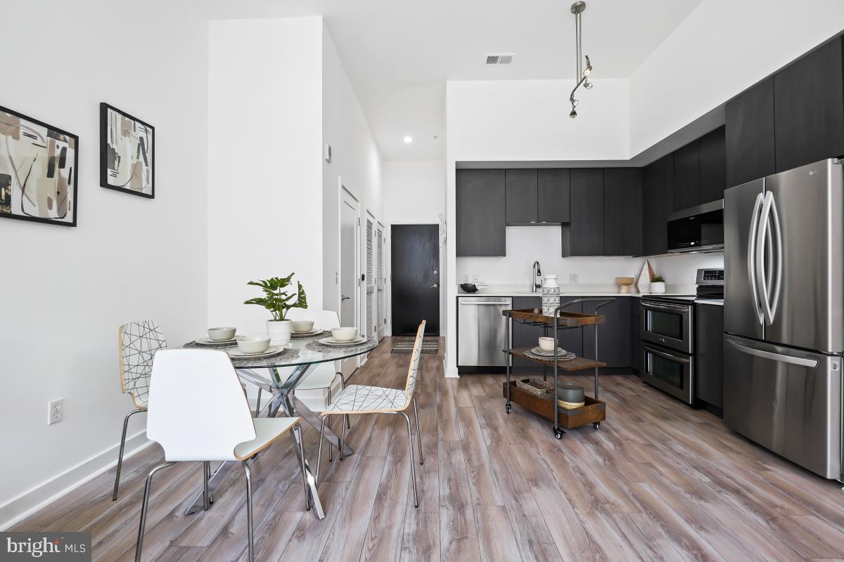 460 New York Ave NW #306