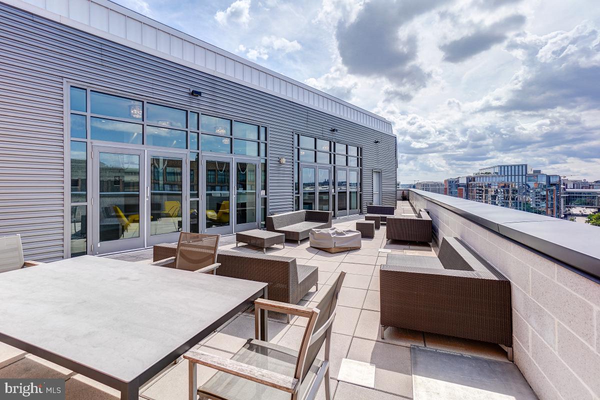 460 New York Ave NW #306