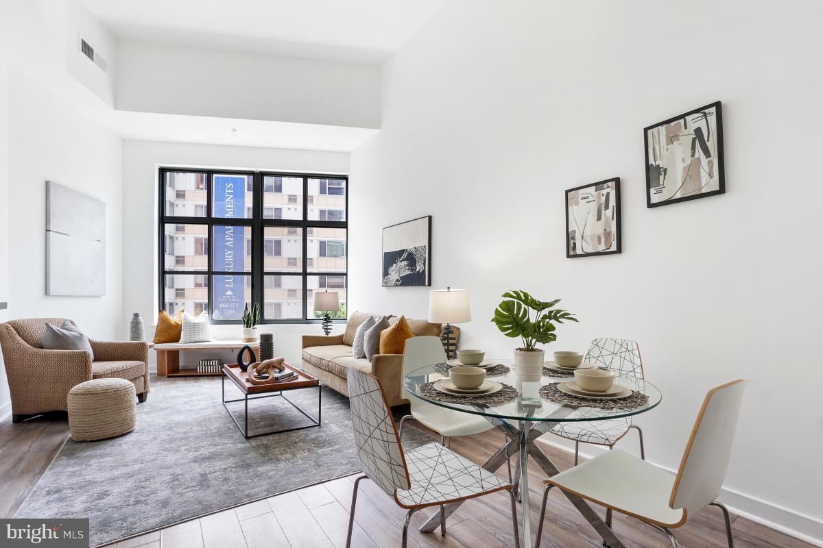 460 New York Ave NW #306