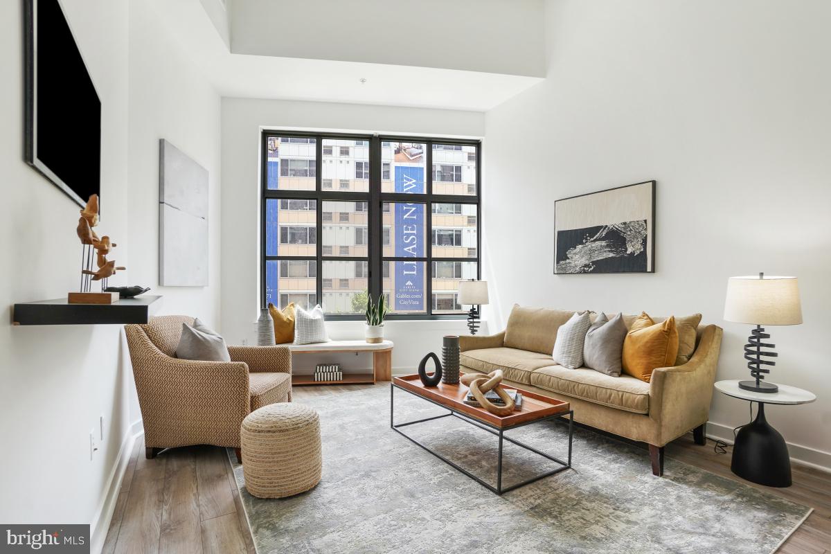 460 New York Ave NW #306