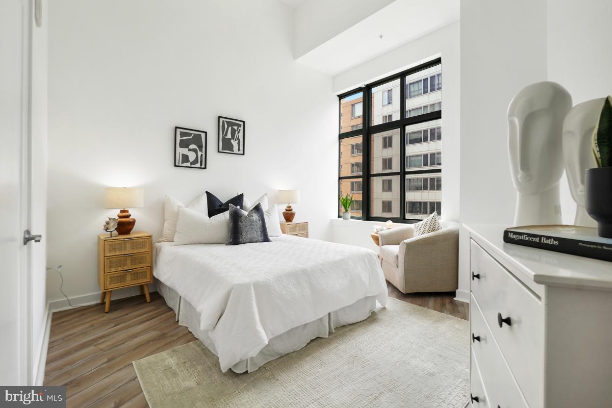 460 New York Ave NW #306