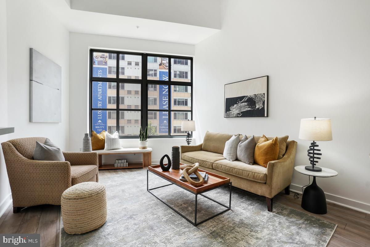 460 New York Ave NW #306