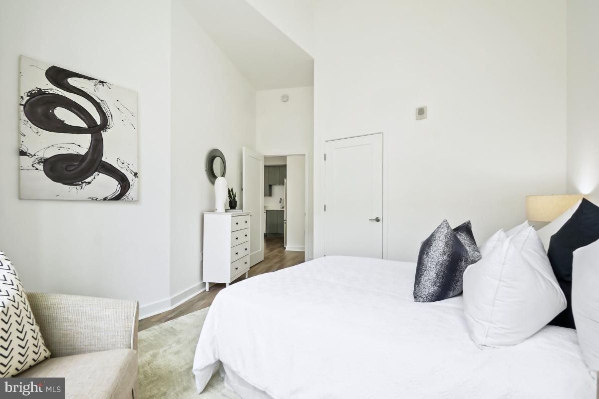 460 New York Ave NW #306