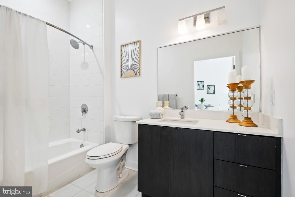 460 New York Ave NW #306