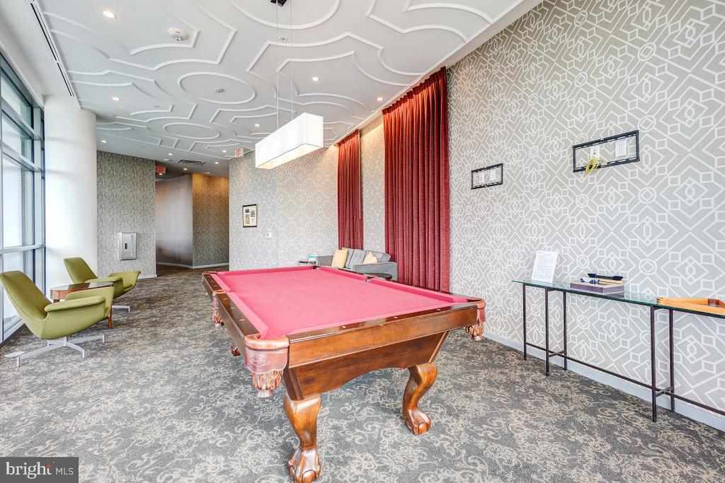 460 New York Ave NW #306