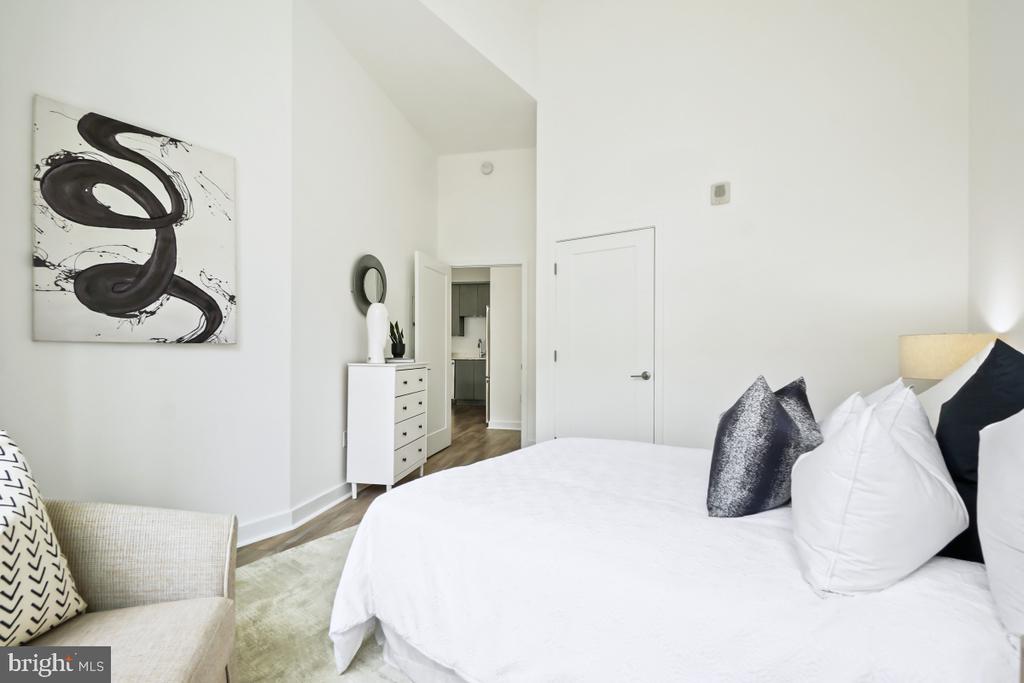 460 New York Ave NW #306