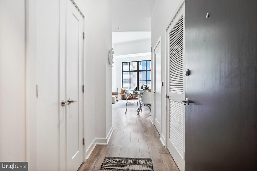 460 New York Ave NW #306