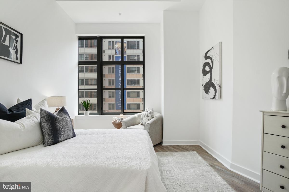 460 New York Ave NW #306