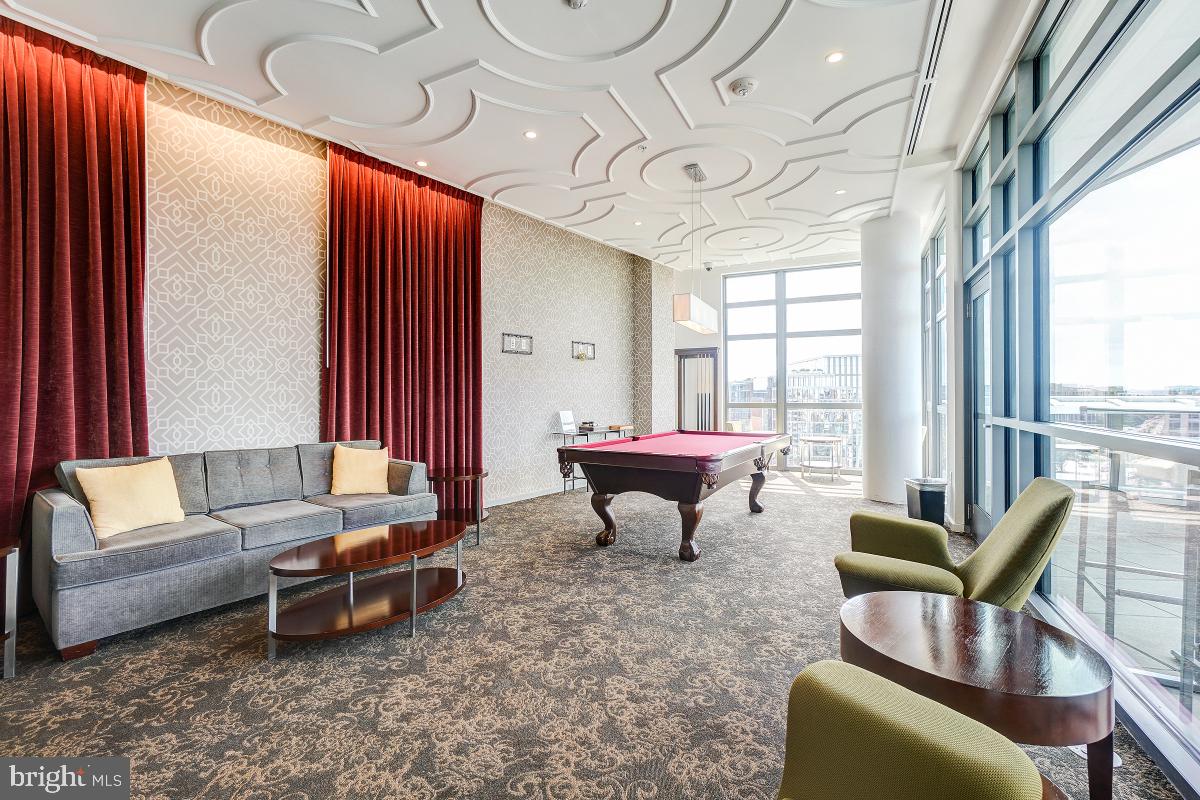 460 New York Ave NW #306