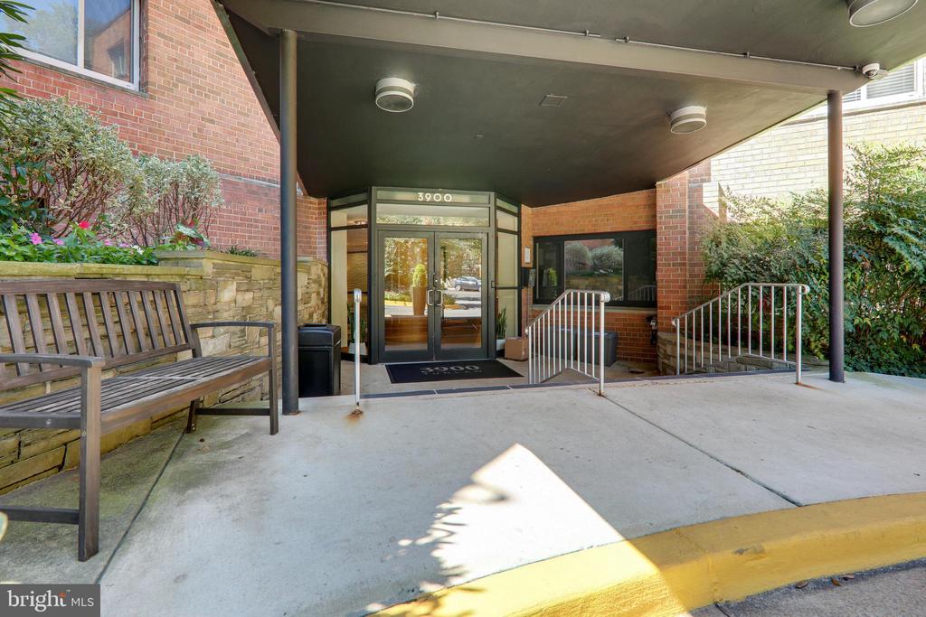3900 Tunlaw Rd NW #420