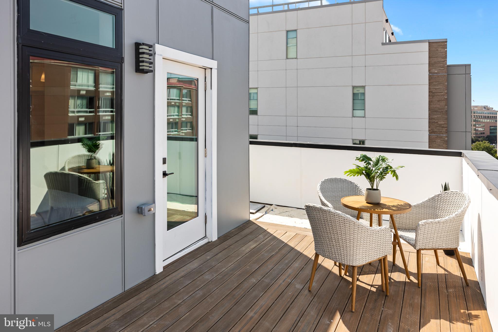 1208 M St NW #62
