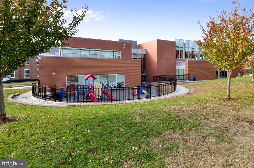 3900 Tunlaw Rd NW #619
