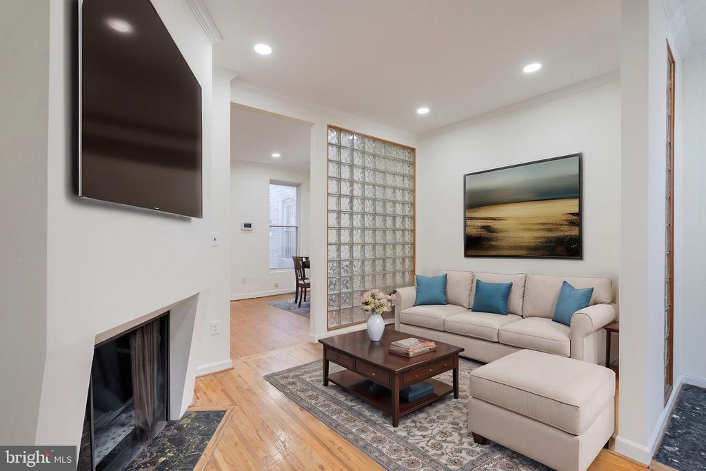 1230 Euclid St NW