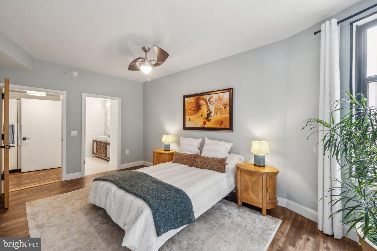 400 Massachusetts Ave NW #207