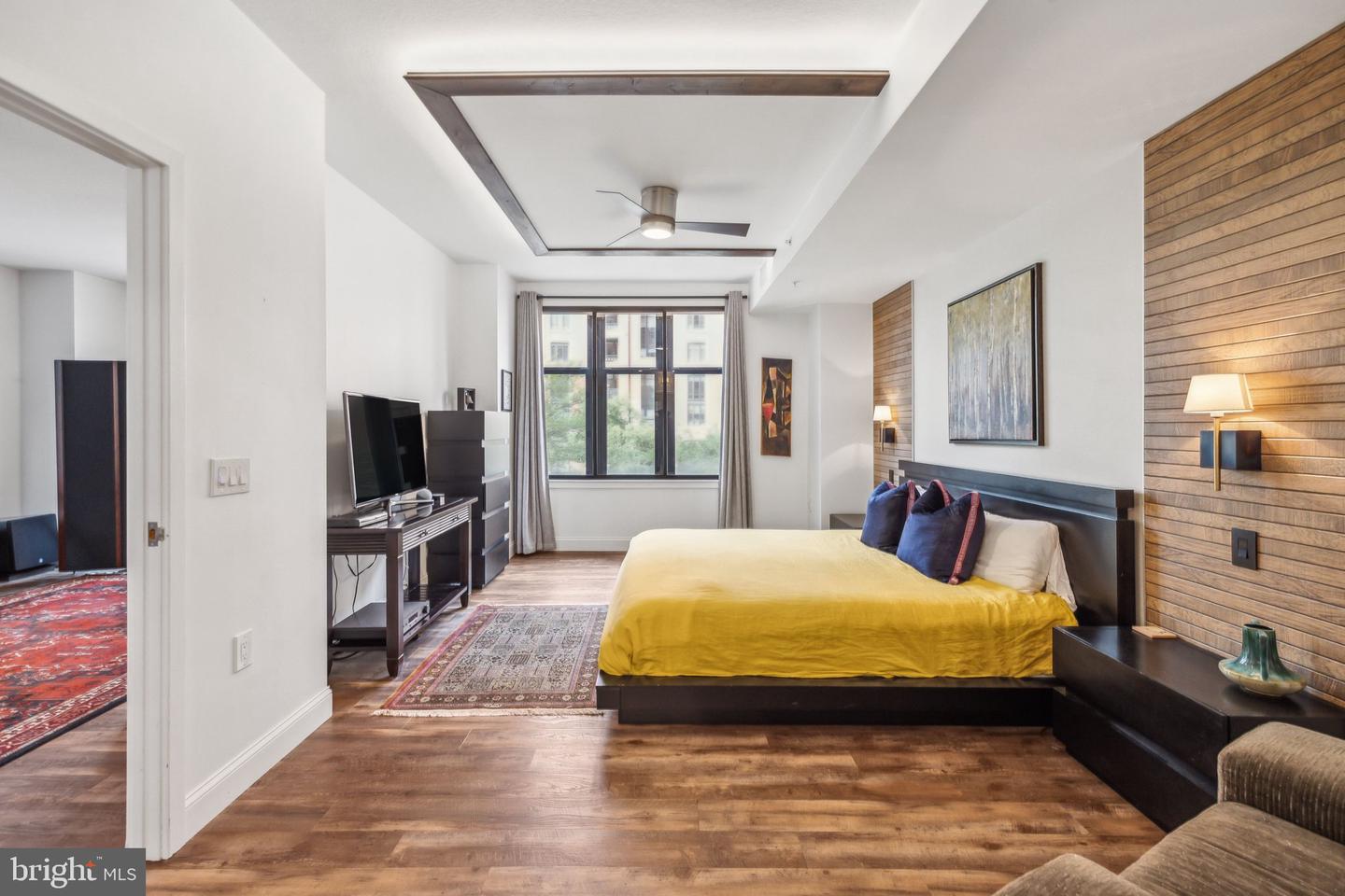 400 Massachusetts Ave NW #207