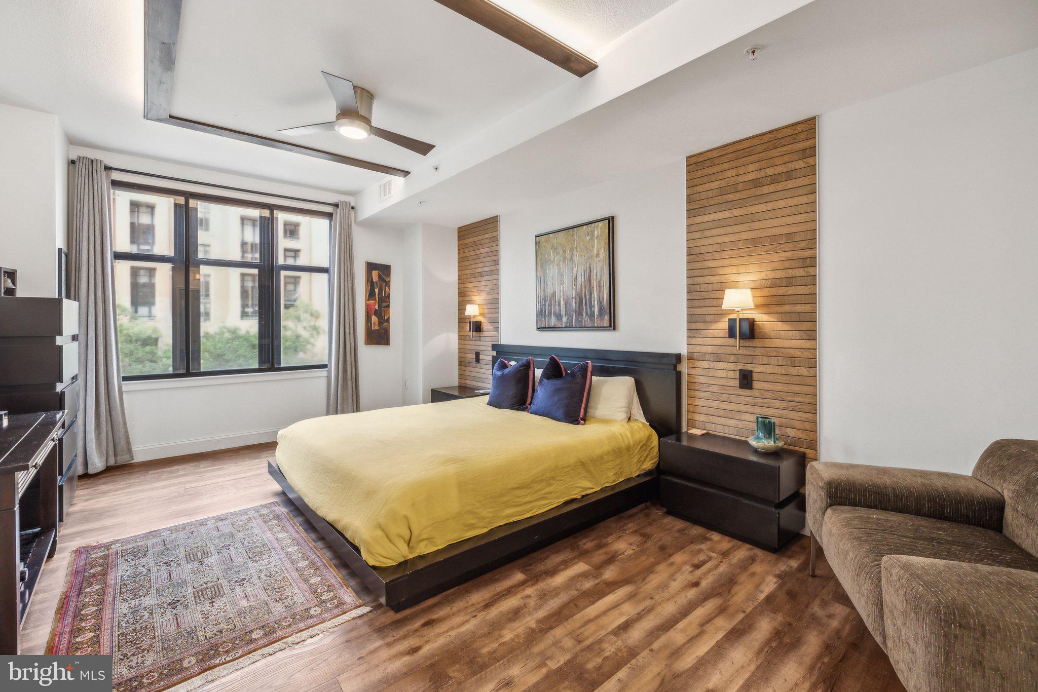 400 Massachusetts Ave NW #207