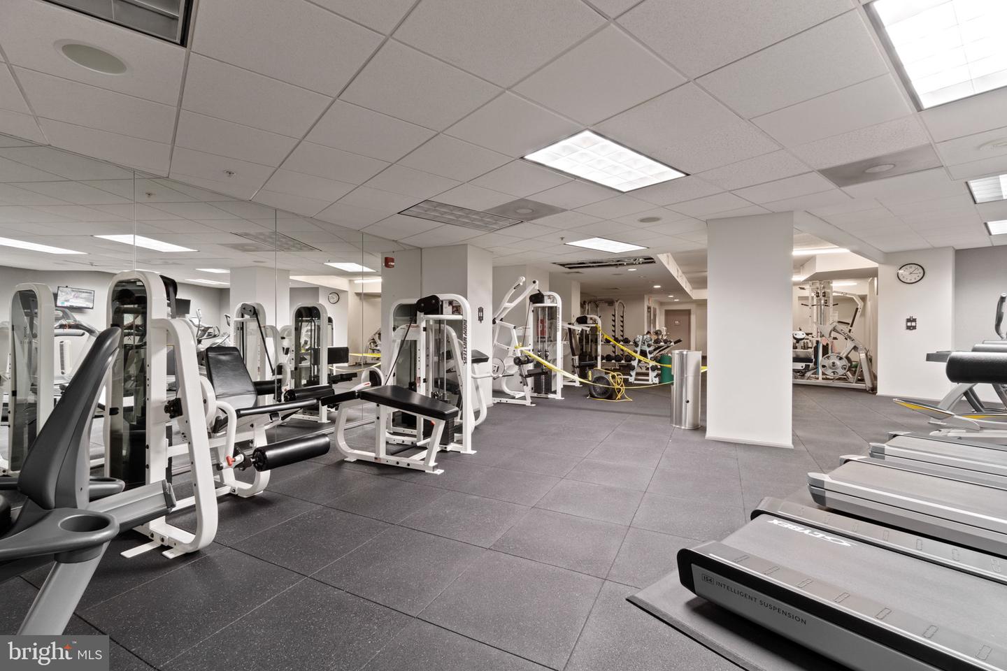 400 Massachusetts Ave NW #207