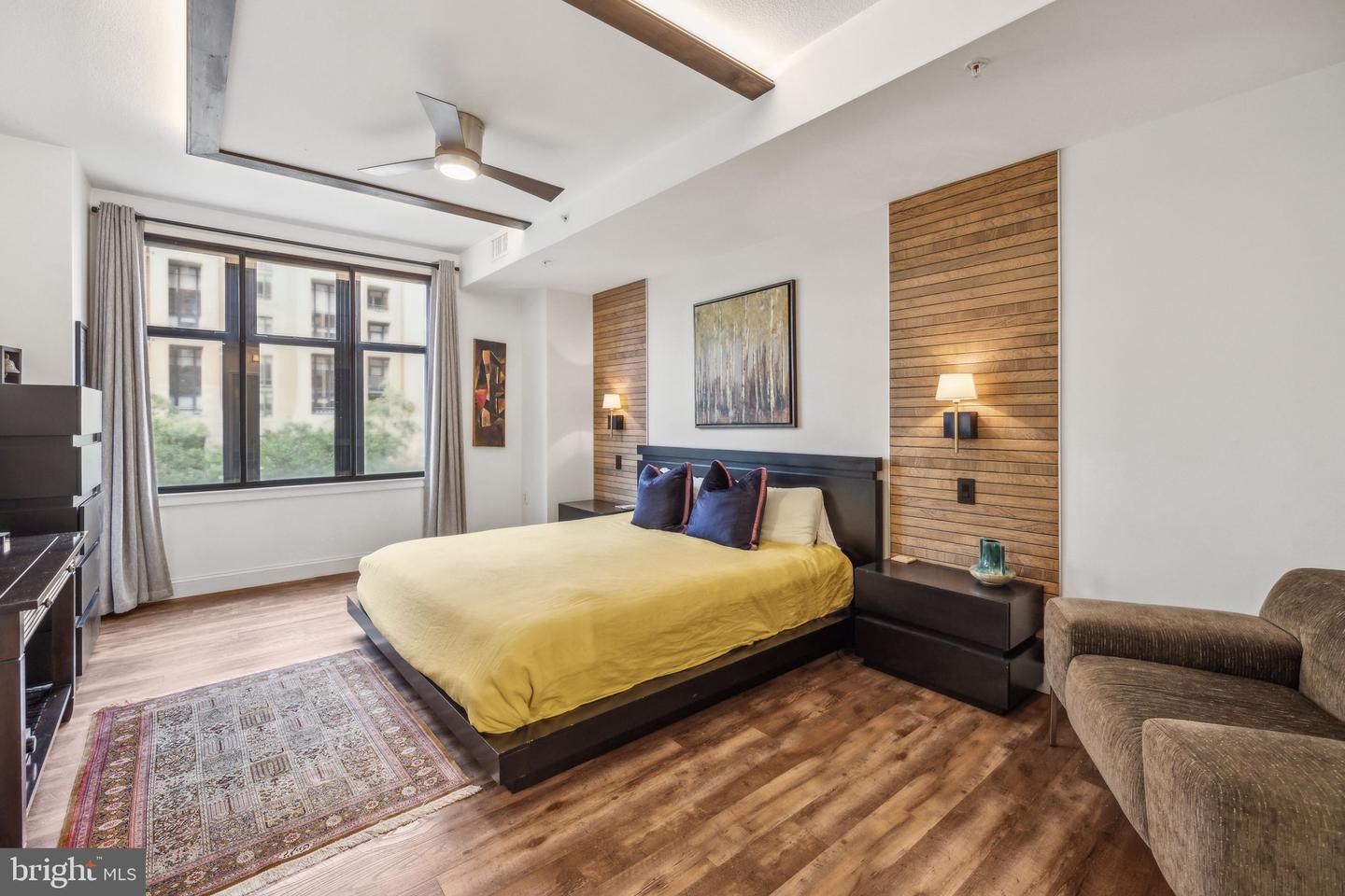 400 Massachusetts Ave NW #207