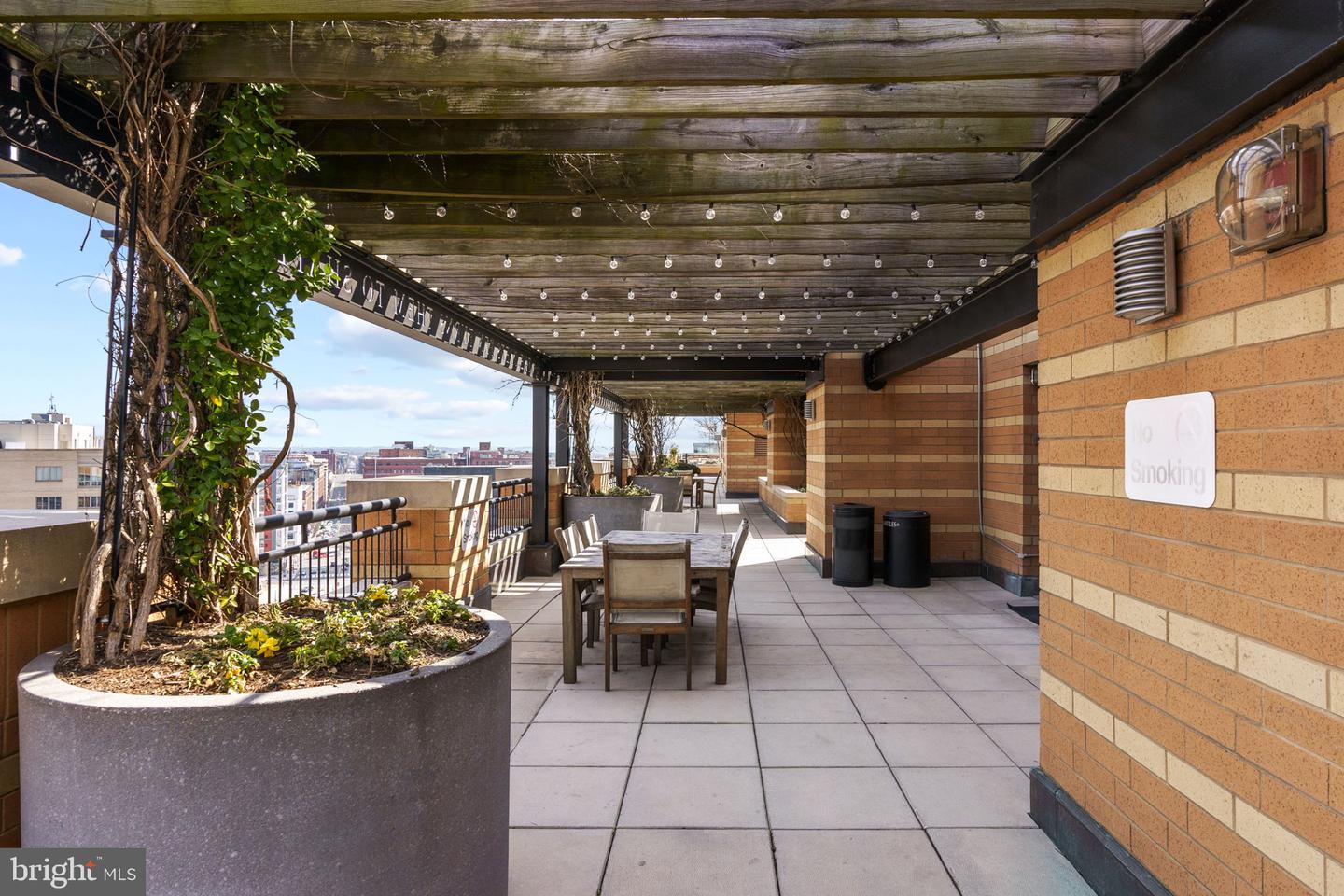 400 Massachusetts Ave NW #207