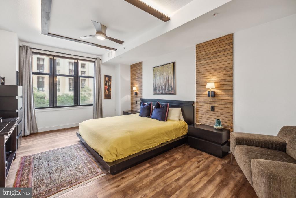 400 Massachusetts Ave NW #207