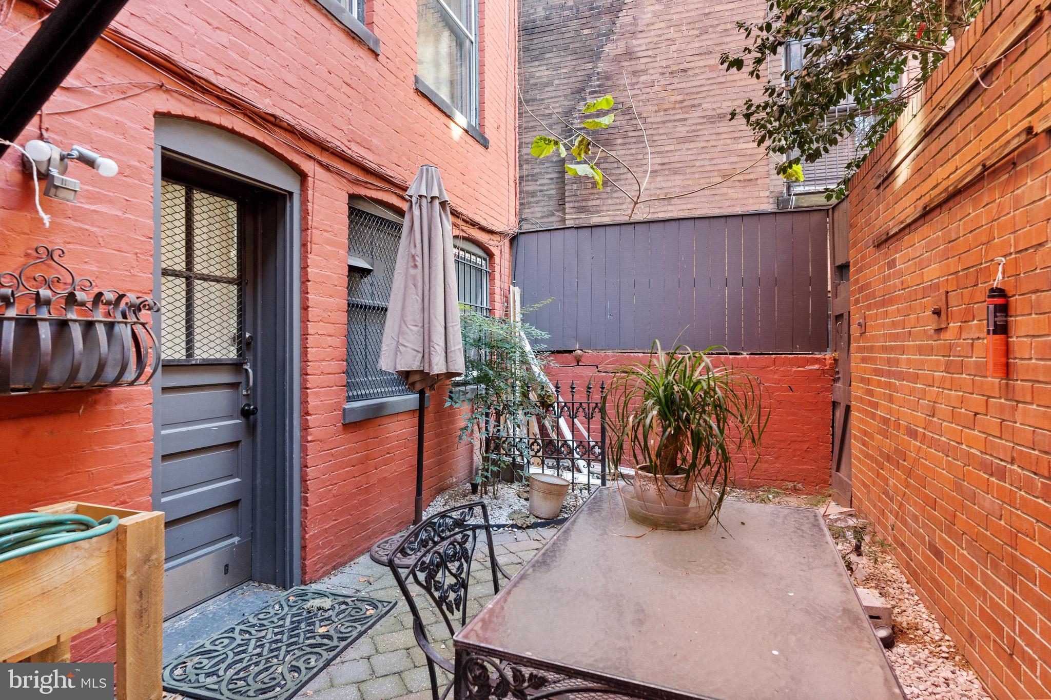 2212 MASSACHUSETTS AVE NW