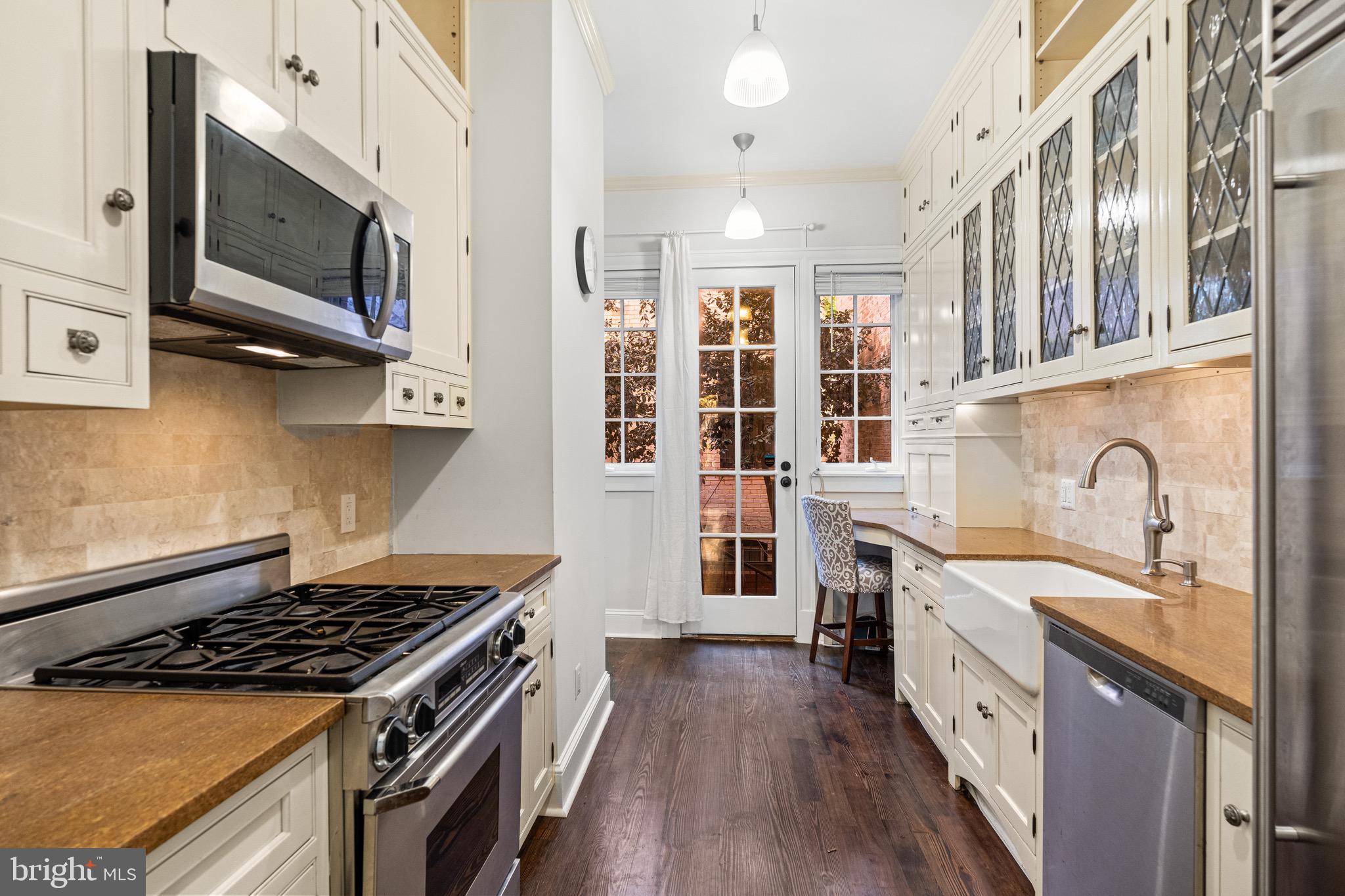 2212 MASSACHUSETTS AVE NW