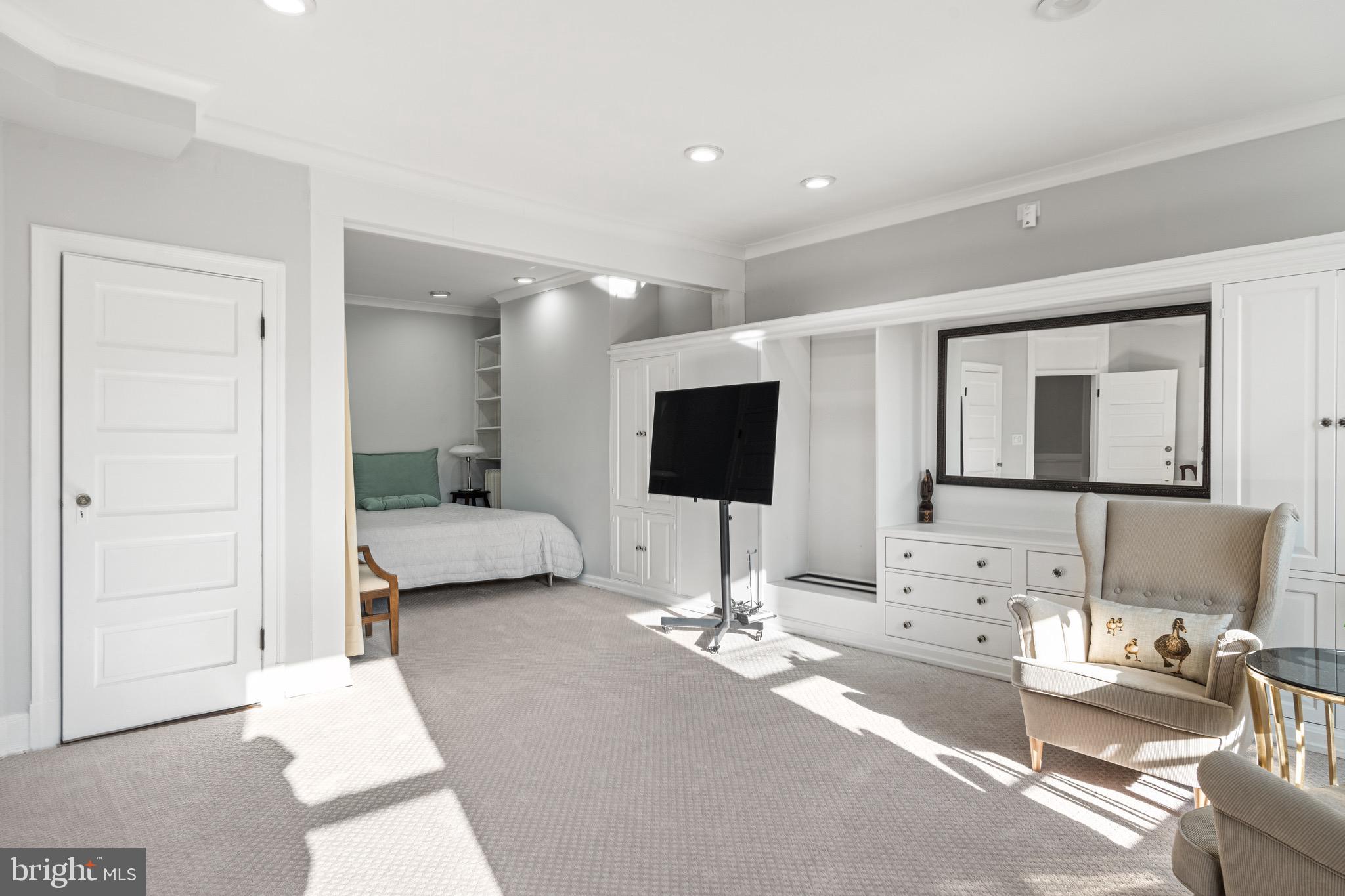 2212 MASSACHUSETTS AVE NW