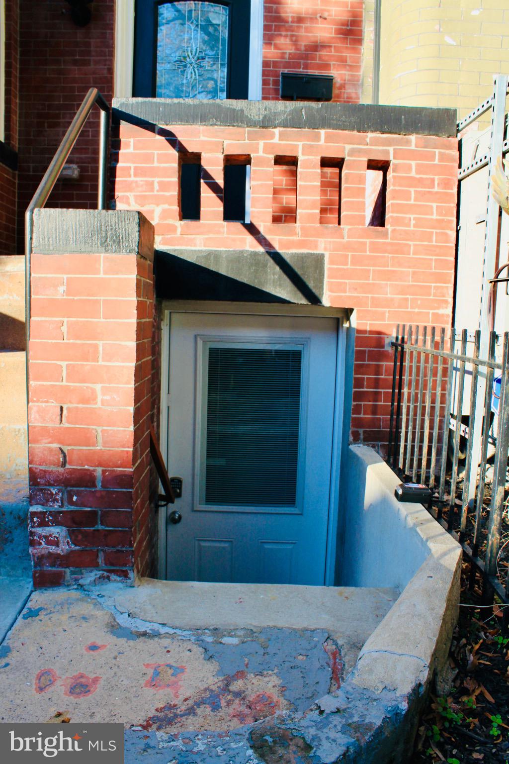 34 QUINCY PLACE NE