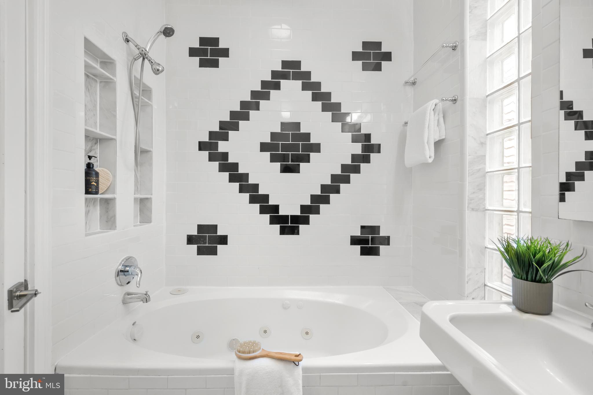 1126 MONTELLO AVENUE NE