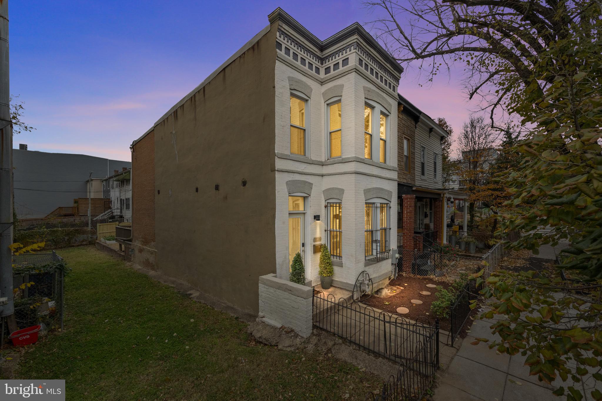 1126 MONTELLO AVENUE NE