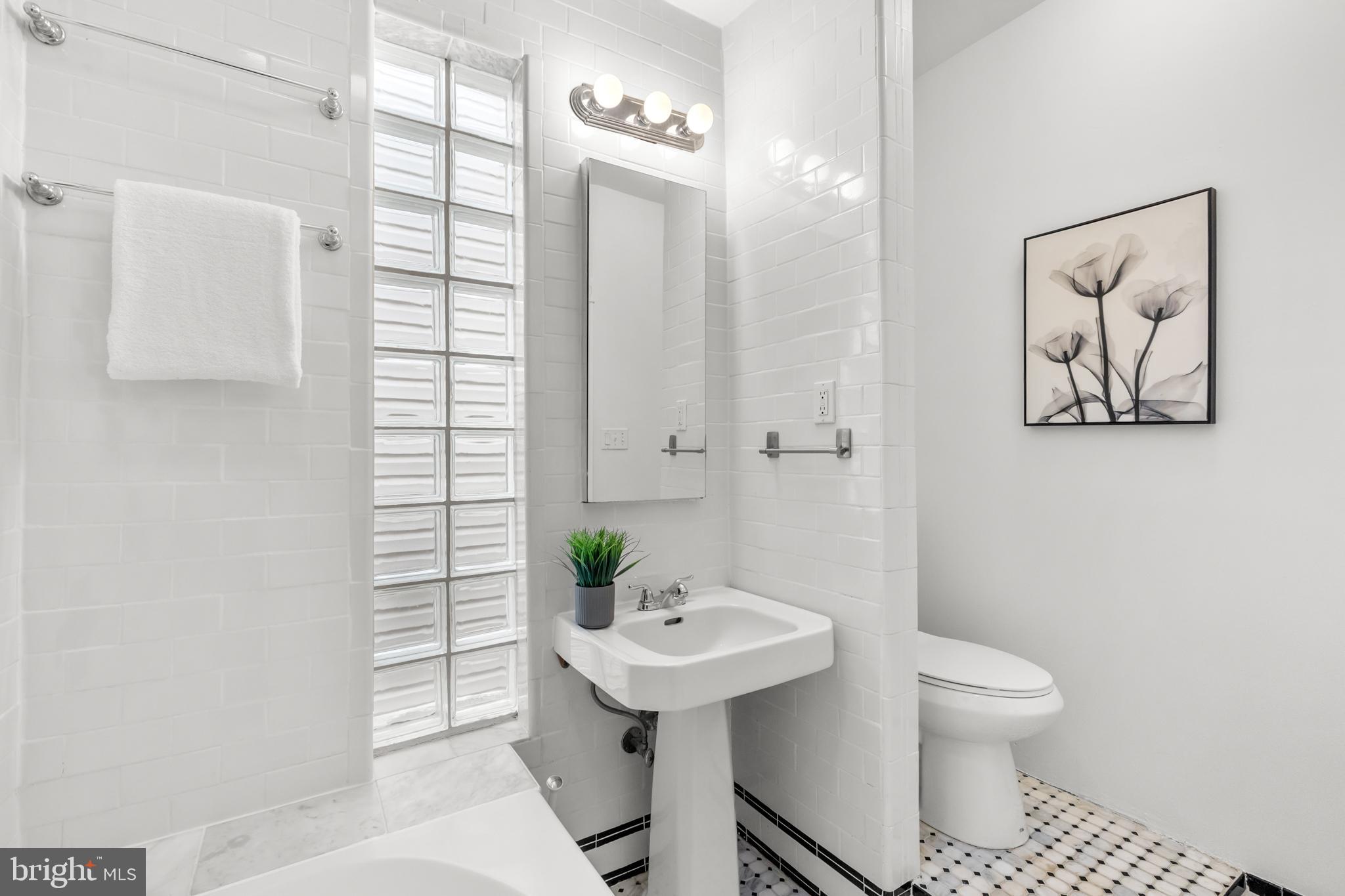 1126 MONTELLO AVENUE NE