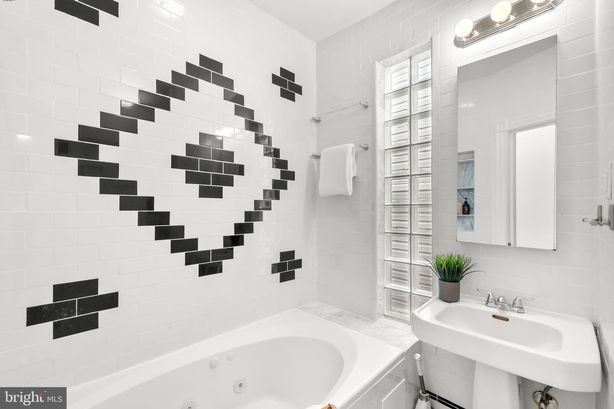 1126 MONTELLO AVENUE NE